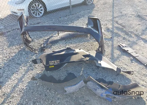 2024 Cadillac Lyriq Luxury W/1Sc z USA, uszkodzony, nr VIN 1GYKPPRL7RZ110363